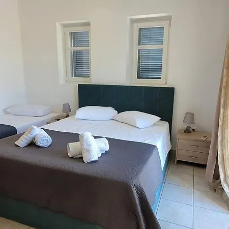 Kaniaris Parikia (Paros)